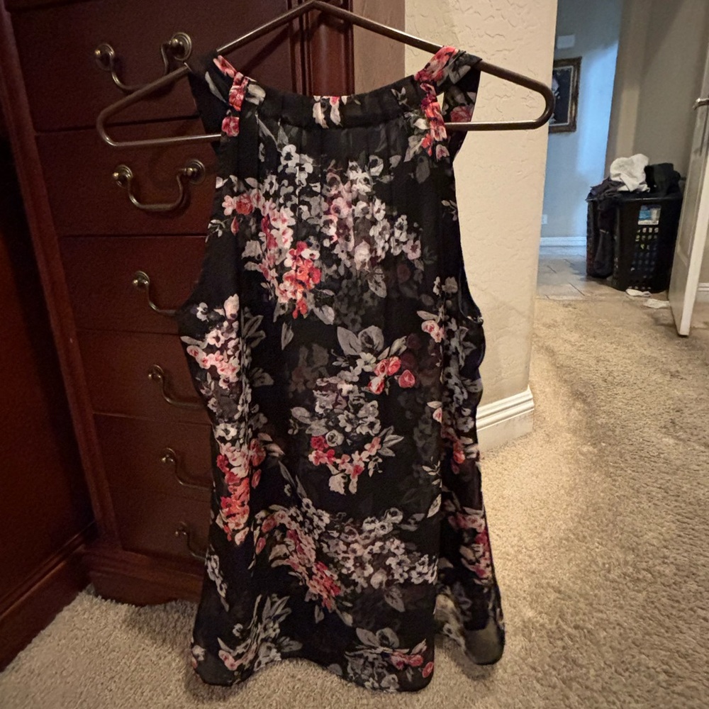 White House Black Market Black Floral Sleeveless Blouse with Pink Accents